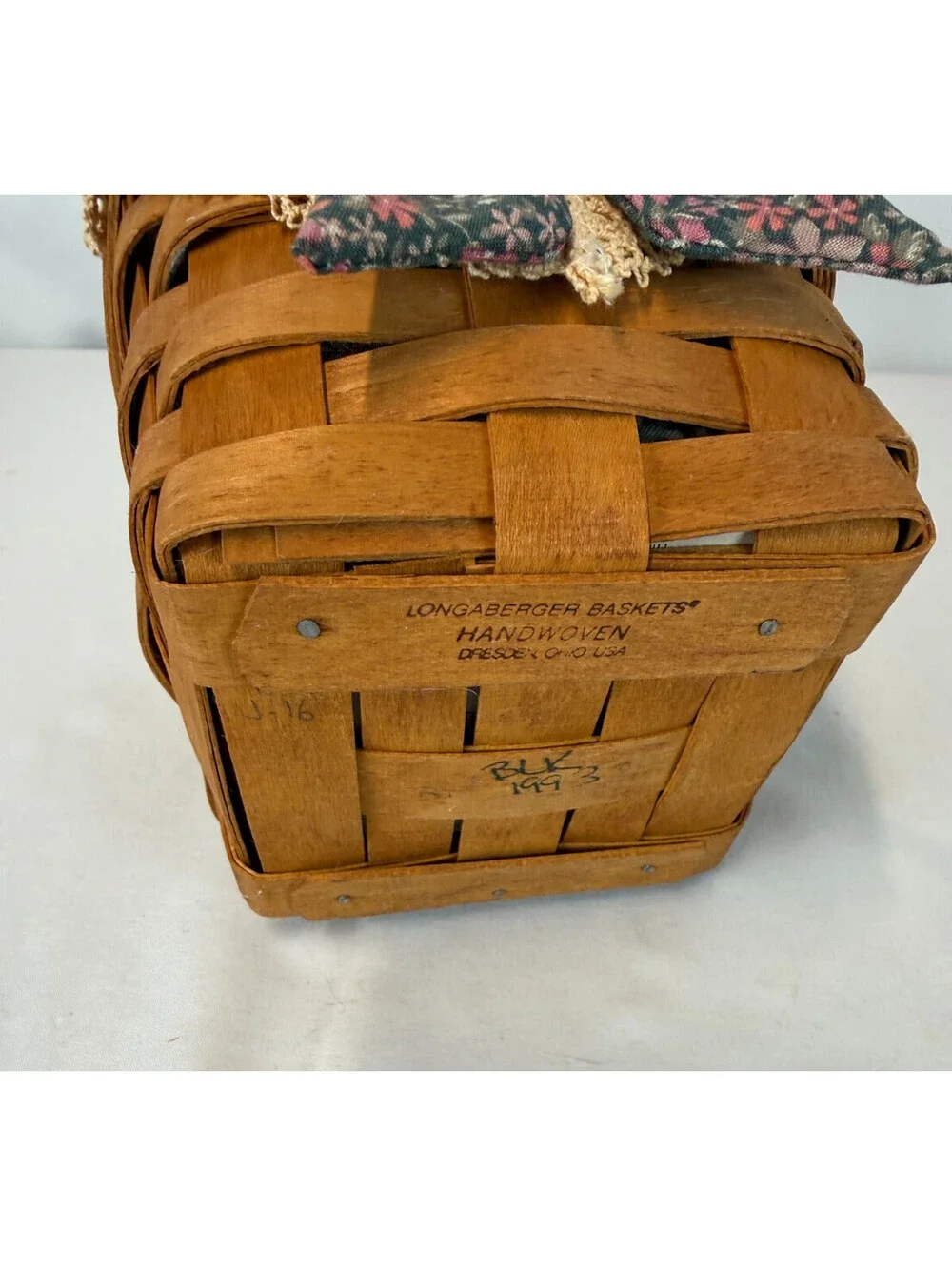 1993 Longaberger Small Peg Basket w/Floral Liner & Protector 5